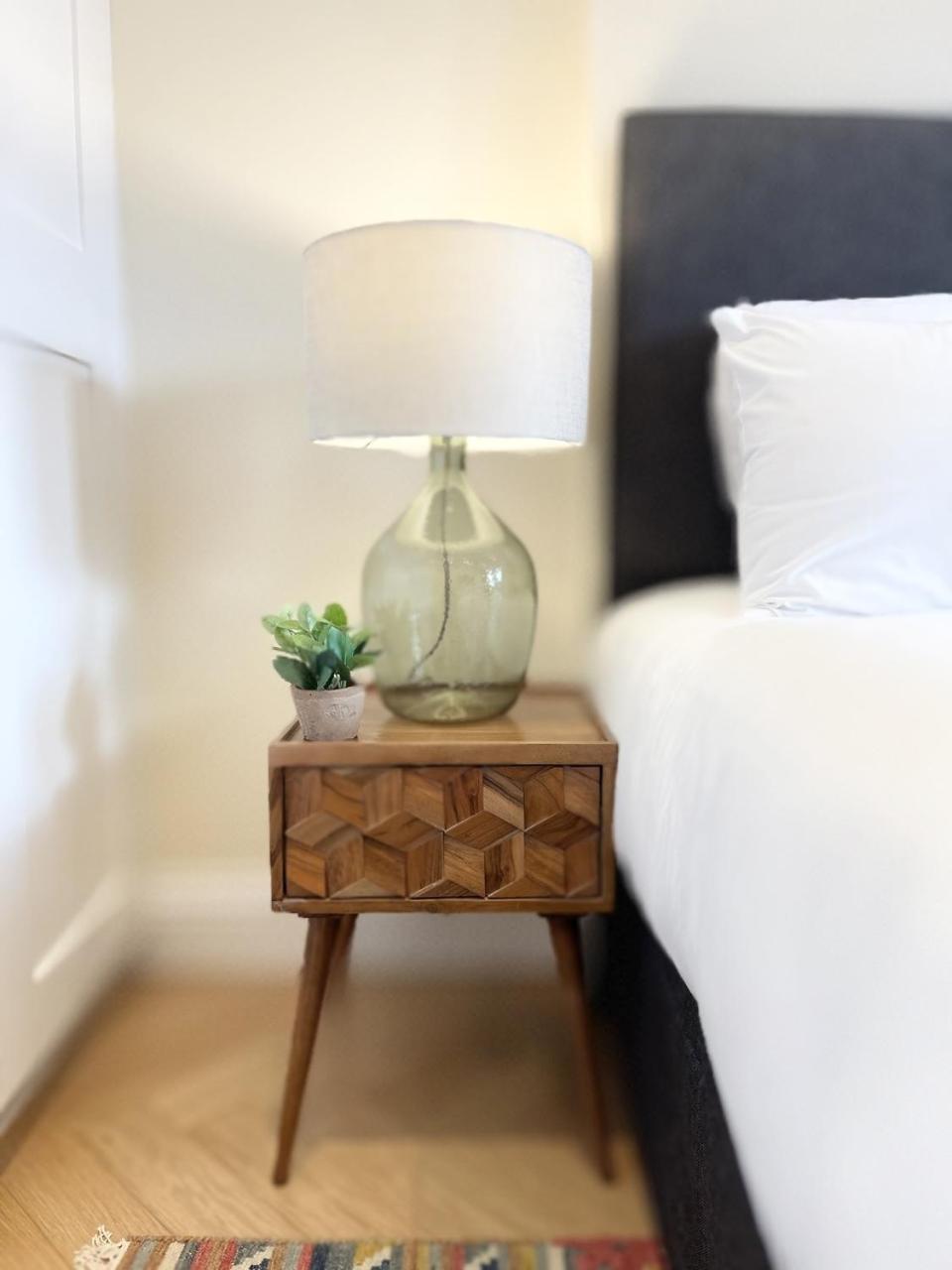 Glenlyn Hotel & Apartments Барнет Стая снимка