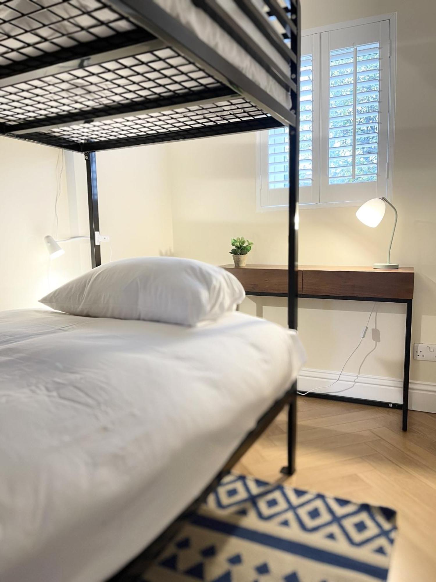 Glenlyn Hotel & Apartments Барнет Стая снимка