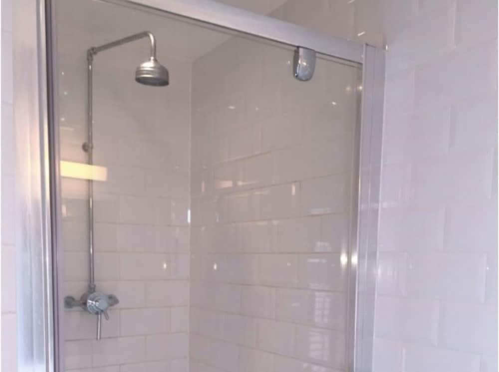Glenlyn Hotel & Apartments Барнет Екстериор снимка